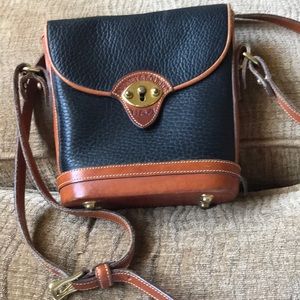 Dooney & Bourke body crossover purse